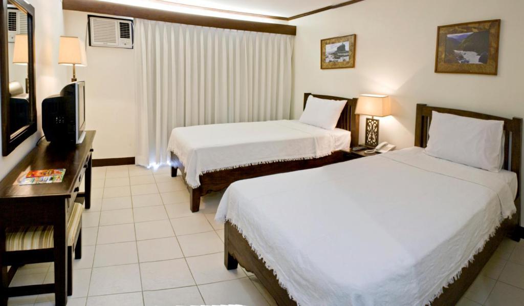 Queen Room with Two Queen Beds - Hearing Access/Non-Smoking