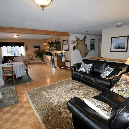 Alaska Grizzly Lodge-3