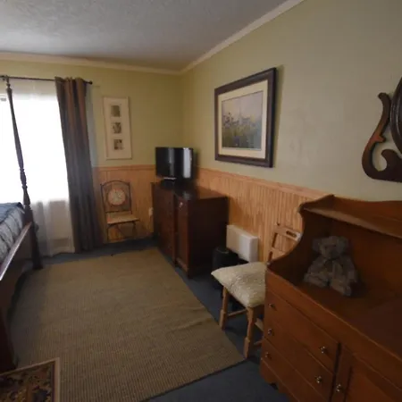 Alaska Grizzly Lodge-2