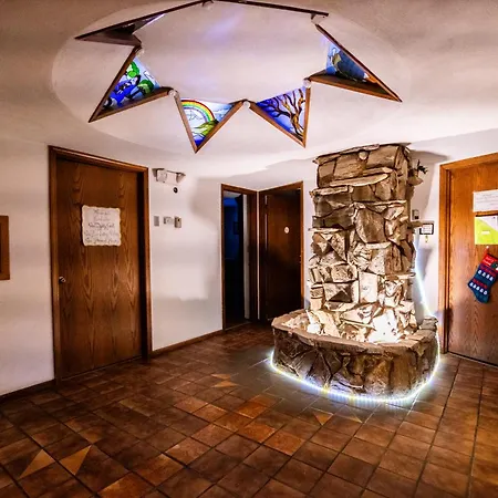 7 Gables Inn & Suites-2
